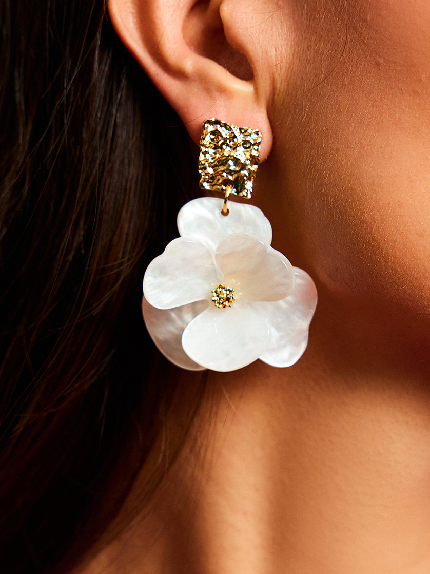 EARRING Golden Floral Dangle Earrings