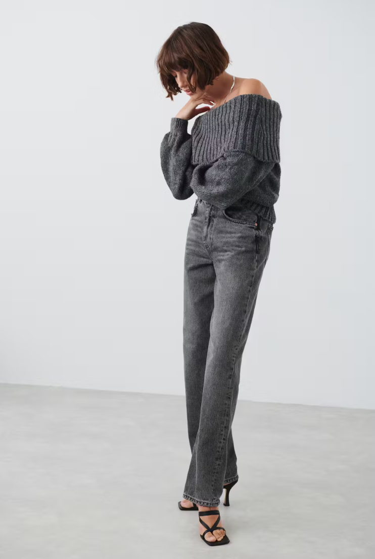 Moon | Off-Shoulder Knit Sweater