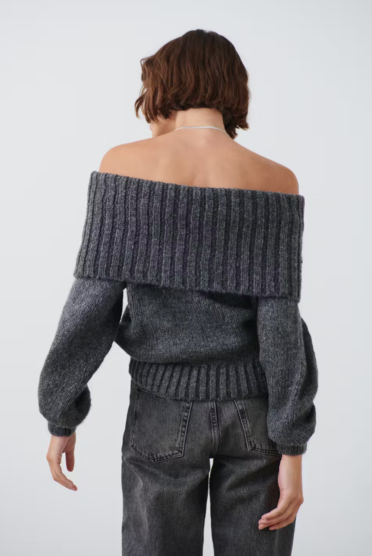 Moon | Off-Shoulder Knit Sweater